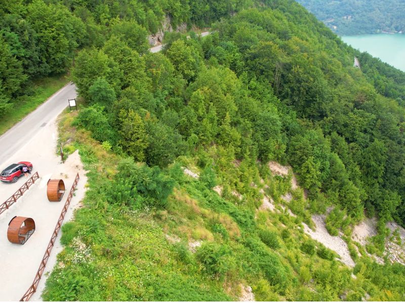 Puto do reke Tare snimljen iz drona